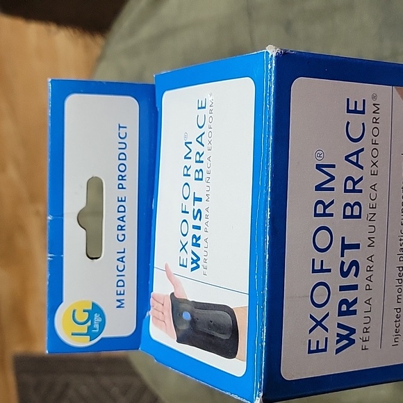 Exoform Left hand Wrist brace with Velcro attachment, adjustable, universal size - Picture 5 of 6